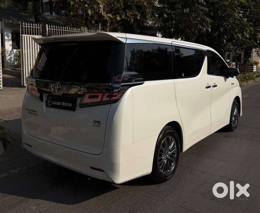 Toyota Vellfire Vip – Executive Lounge, 2023, Petrol