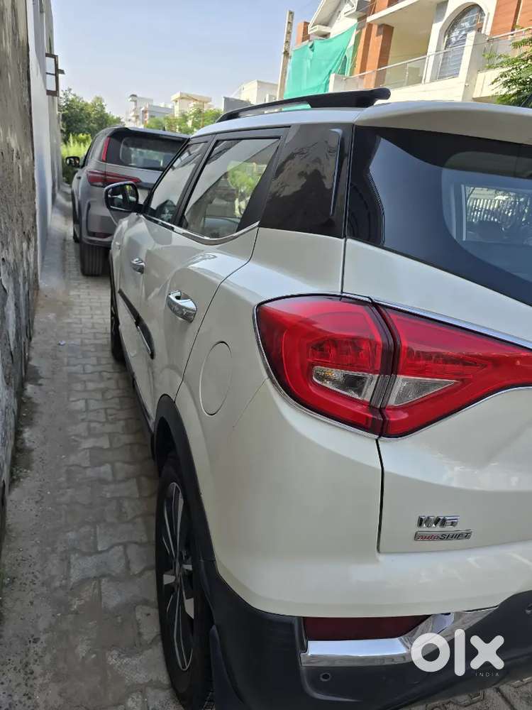 Xuv 300 W6 1.5l Automatic Bs6 Well Maintained Showroom Condition