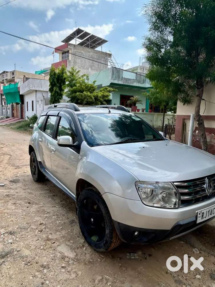 Renault Duster 2013 Diesel Well Maintained. The Interior,batry Is New.