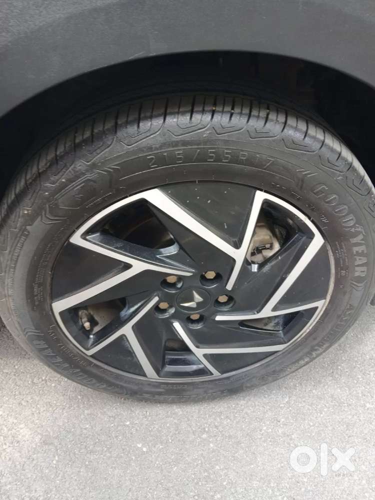 Mahindra Xuv 3xo Ax7l 1.2 Petrol At (pg), 2024, Petrol