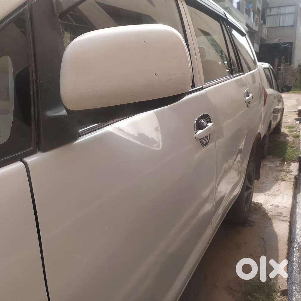 Toyota Innova 2009 Petrol Manual 7 Str