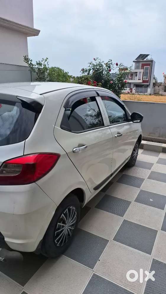 Tata Tiago Revotron 2018