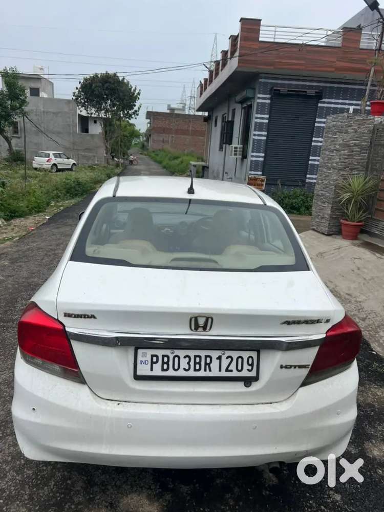 Honda Amaze 2nd Gen 2014 Diesel 82000 Km Driven