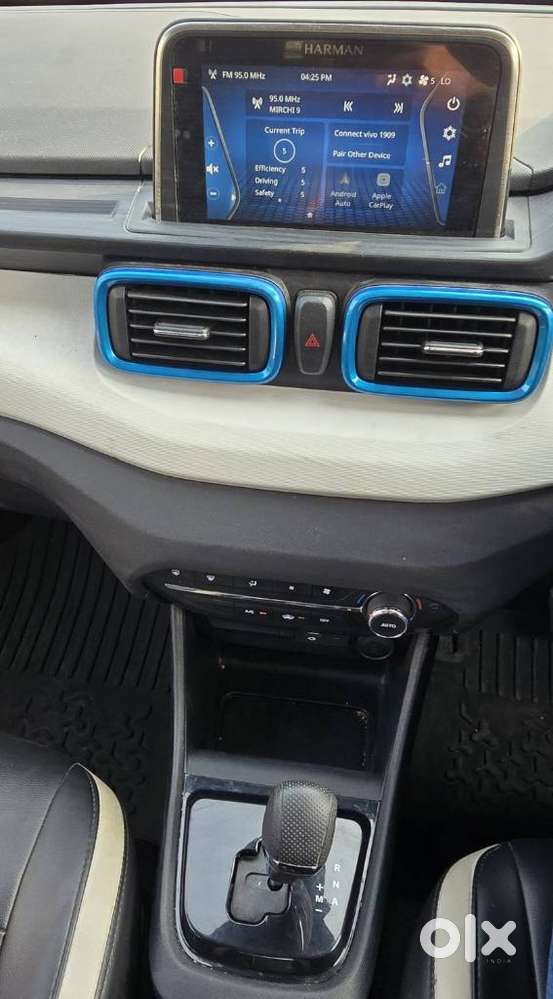 Tata Punch 1.2 Revotron Creative Amt Dual Tone, 2022, Petrol