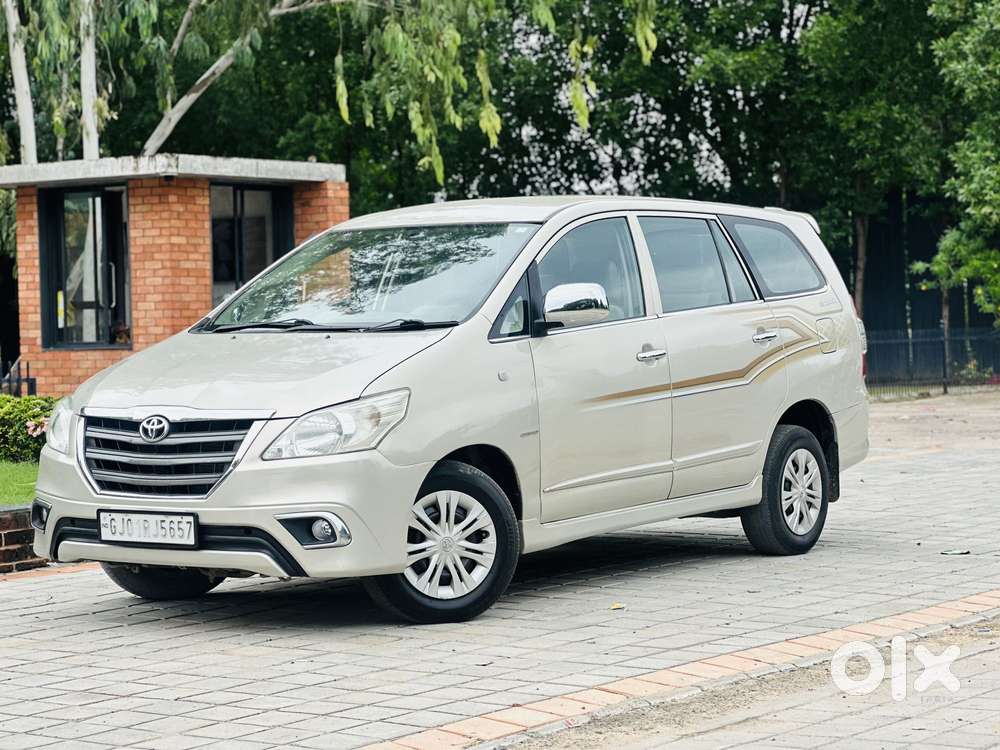 Toyota Innova 2.5 Gx 8 Str Bs-iii, 2015, Diesel
