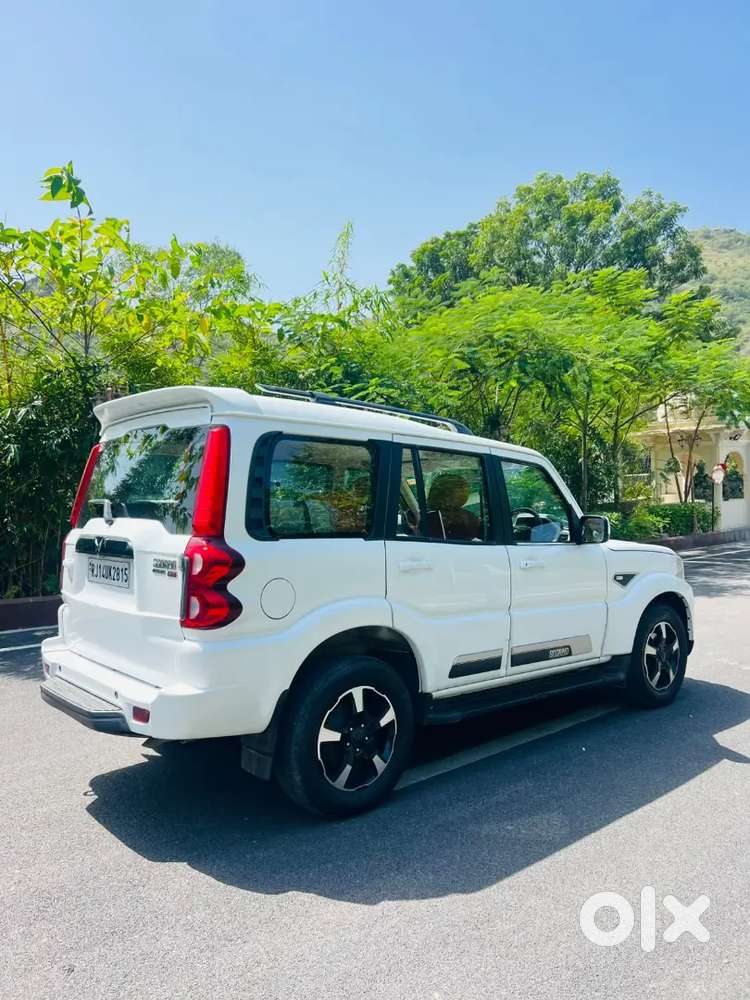 Mahindra Scorpio Classic  S11 2024