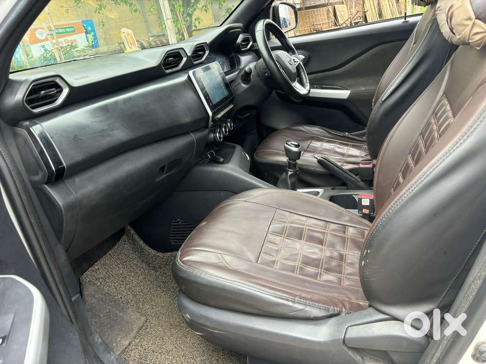 Nissan Magnite 1.0 Xv, 2022, Petrol