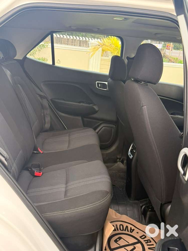 Hyundai Venue 2022 Diesel 135000 Km Driven