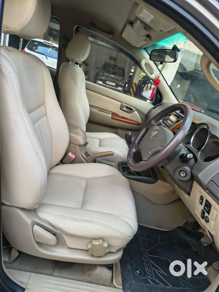 Toyota Fortuner 3.0 4x2 Mt, 2011, Diesel