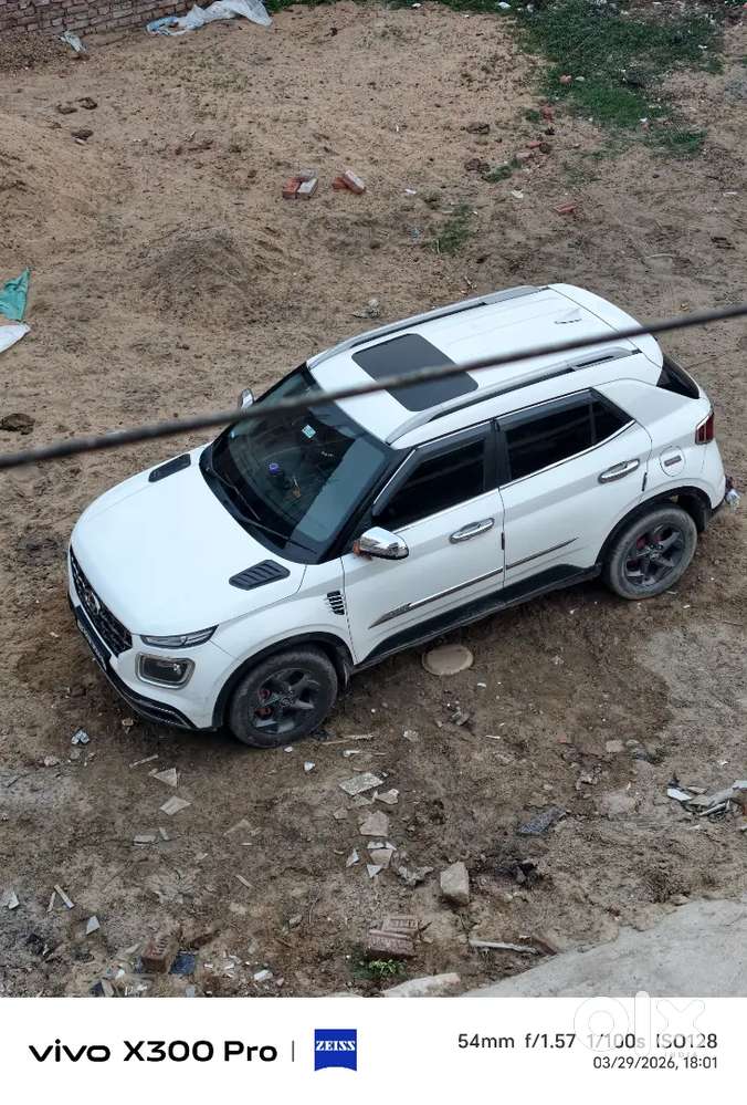 Hyundai Venue Top Model 2020 Petrol Well Maintained