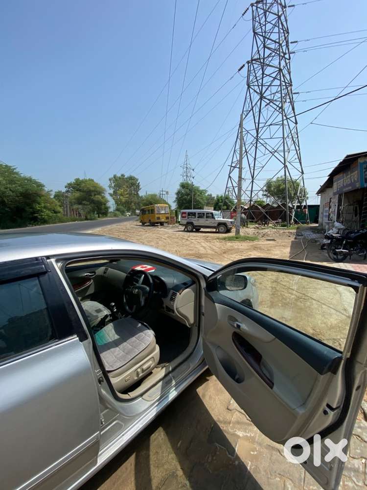 Toyota Corolla Altis 2011