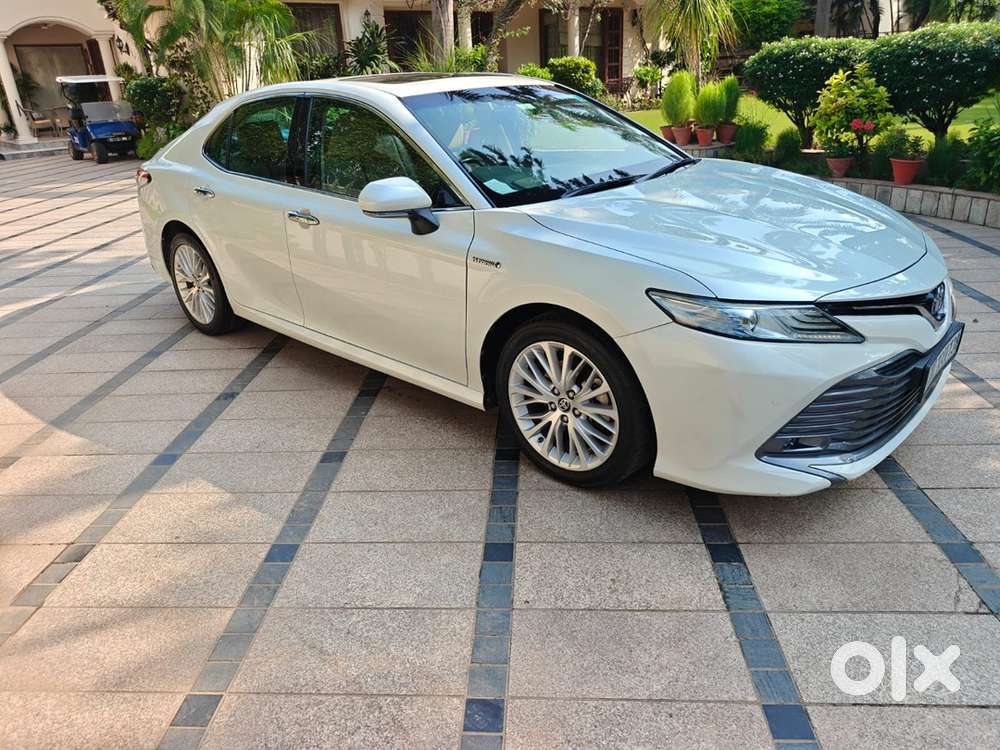 Toyota Camry Hybrid 2020