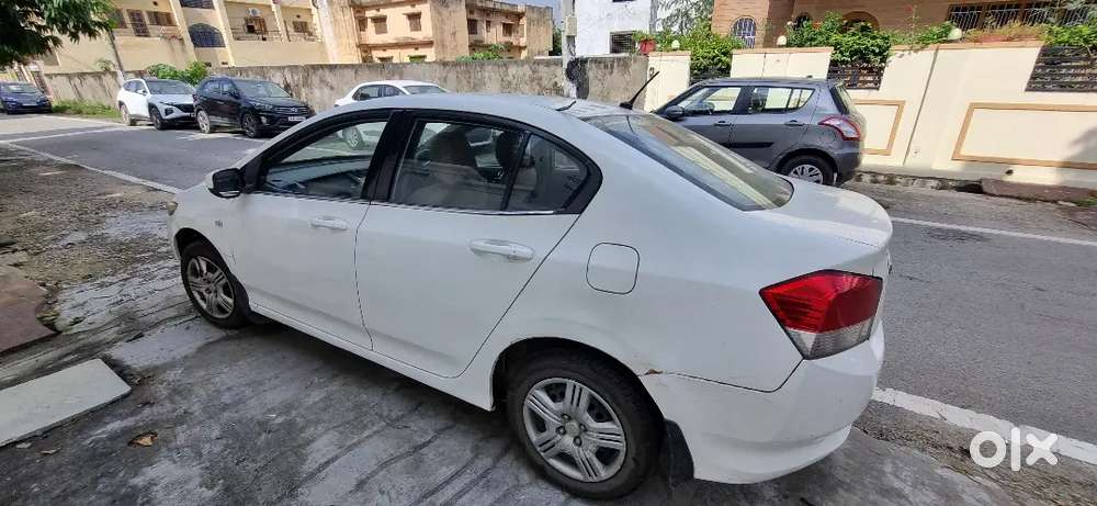 Rc Renewed, Honda City, White, 2009 Petrol 84000 Km Driven