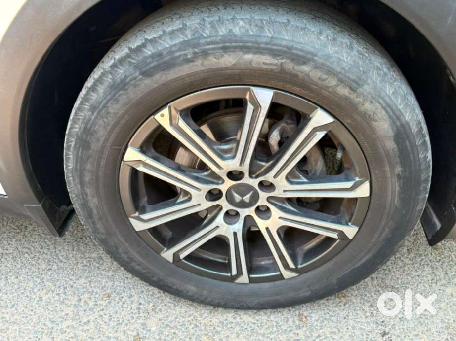 Mahindra Xuv700 2.2 Ax 7 Diesel At Luxury Pack Str Awd, 2022, Diesel