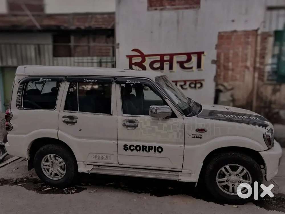 Mahindra Scorpio Classic 2011 Diesel 97800 Km Driven