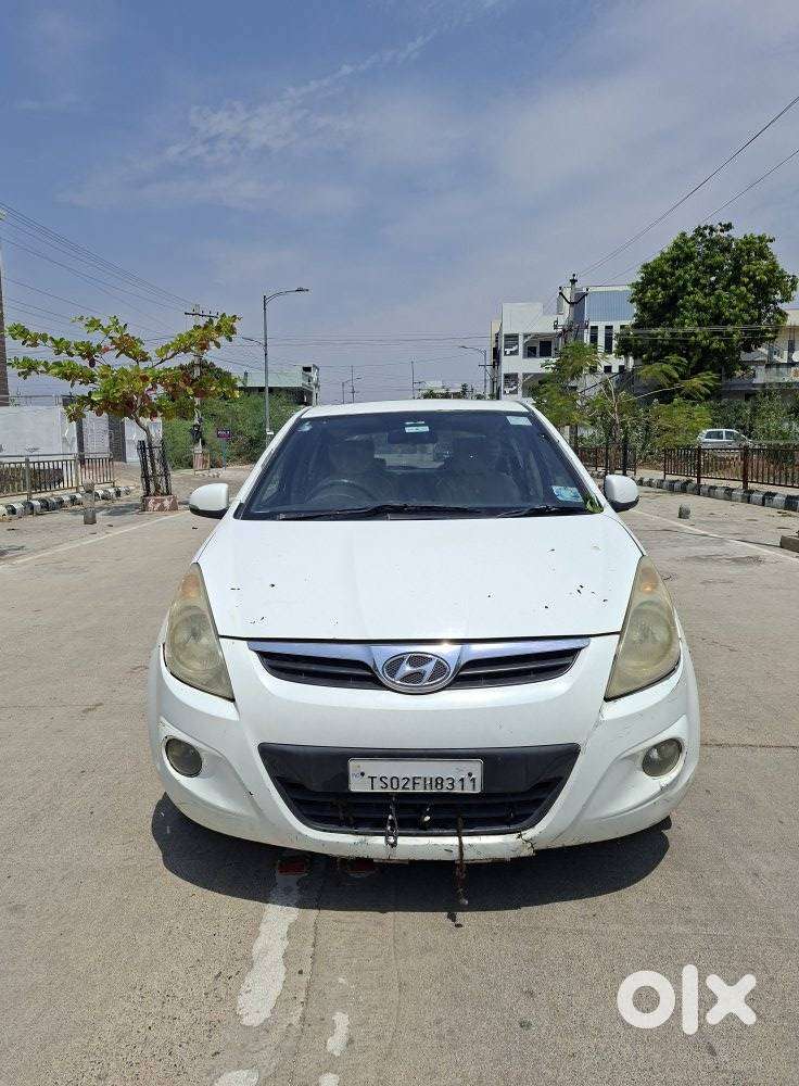 Hyundai I20 2010-2012 1.2 Asta Option With Sunroof, 2010, Petrol
