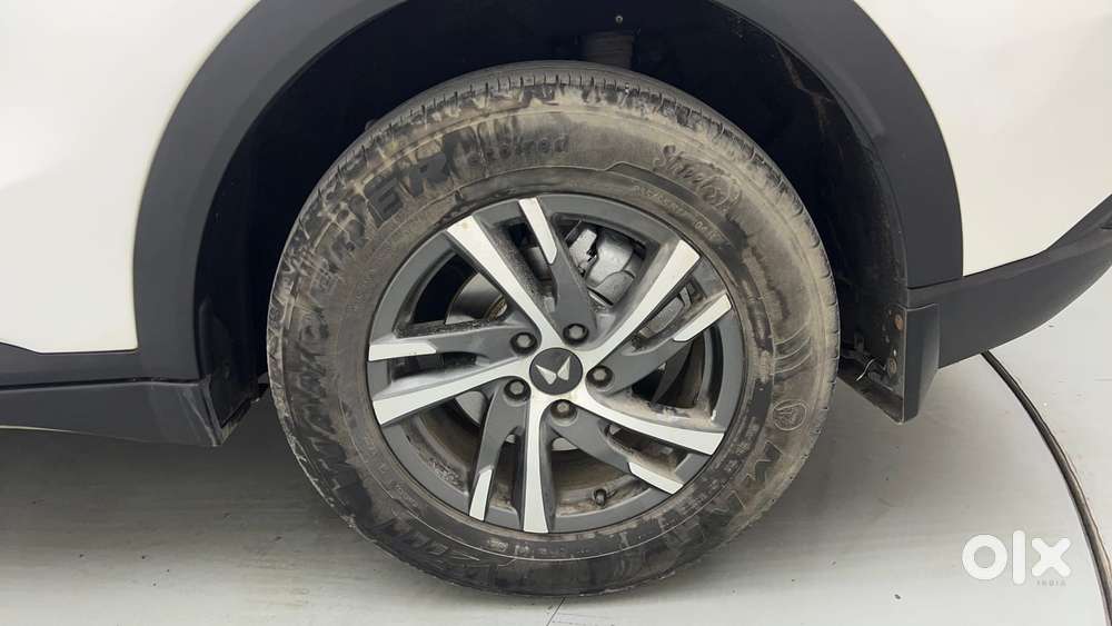 Mahindra Xuv700 2.2 Ax 5 Diesel Mt 7 Str, 2023, Diesel