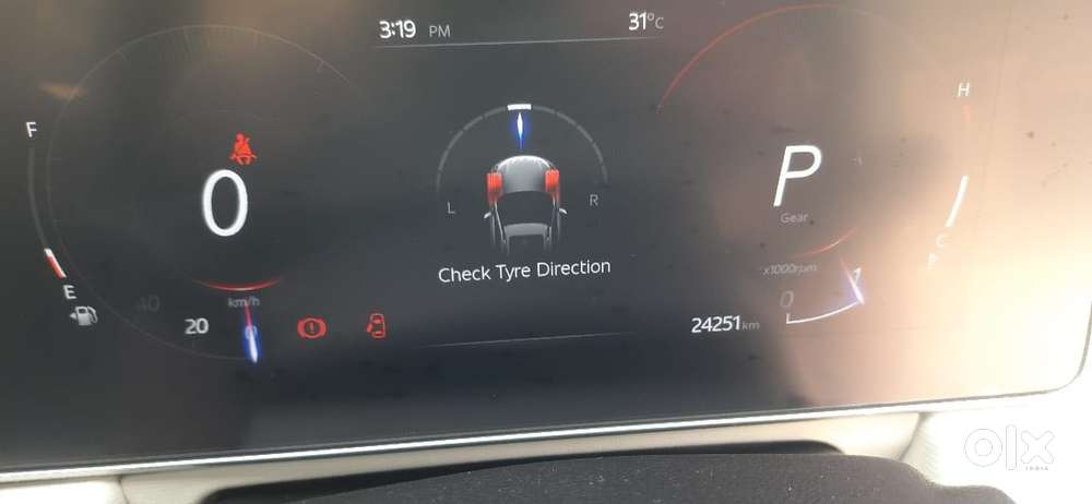 Mahindra Xuv700 2.0 Ax 5 Petrol At Str, 2024, Petrol