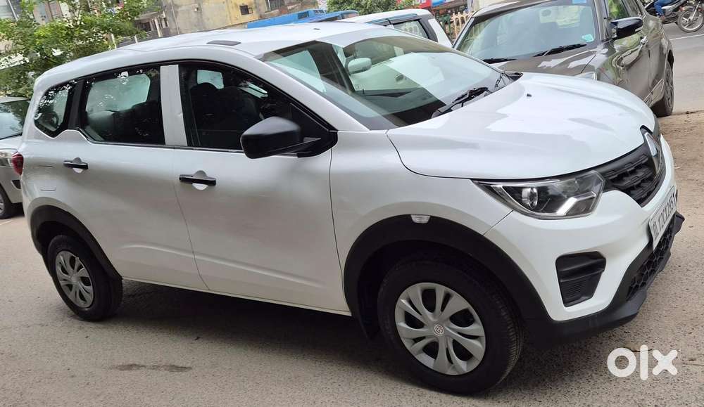 Renault Triber 1.0 Rxe, 2023, Petrol