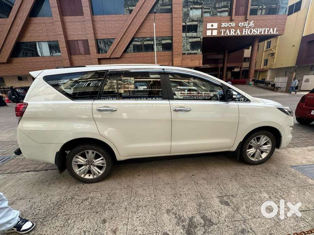 Toyota Innova Crysta 2016 Diesel Well Maintained