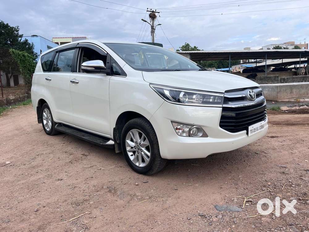 Toyota Innova Crysta 2.4 V 7 Str, 2016, Diesel