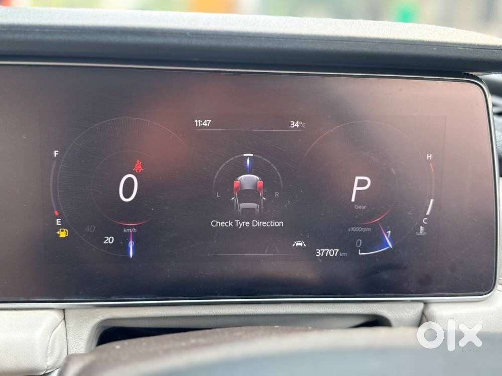 Mahindra Xuv700 2.0 Ax 7 Petrol At Str, 2024, Petrol