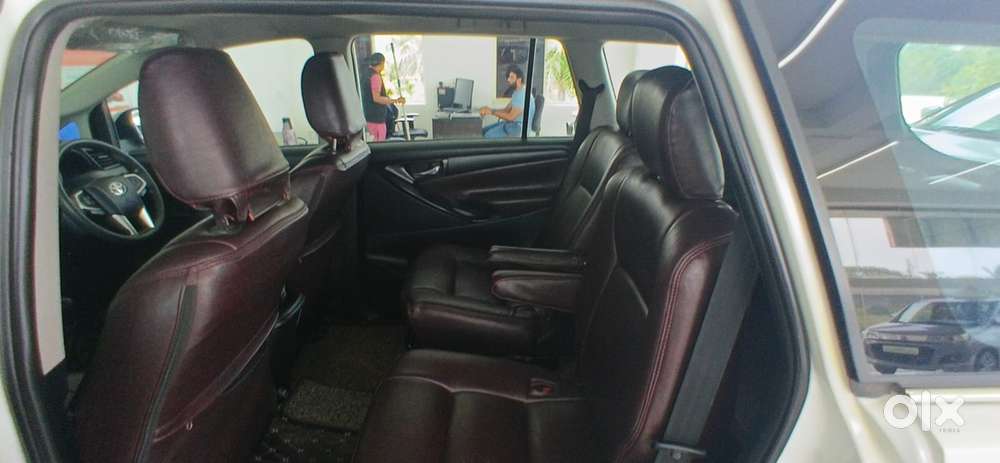 Toyota Innova Crysta 2.4 G Mt, 2023, Diesel