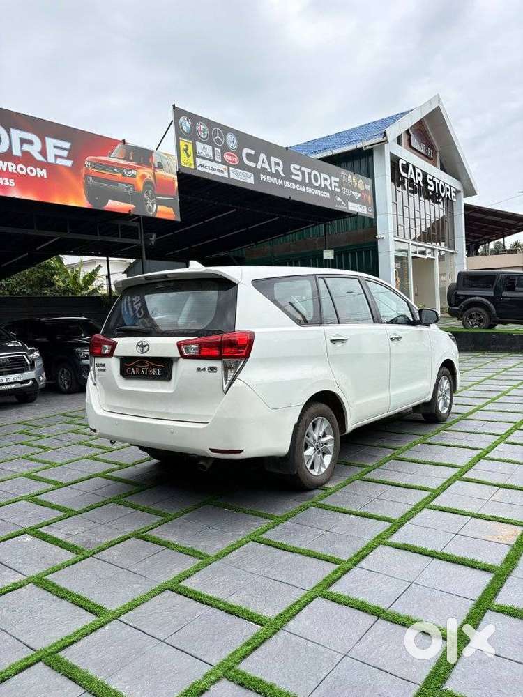 Toyota Innova Crysta 2.4 Vx Mt 8s, 2017, Diesel