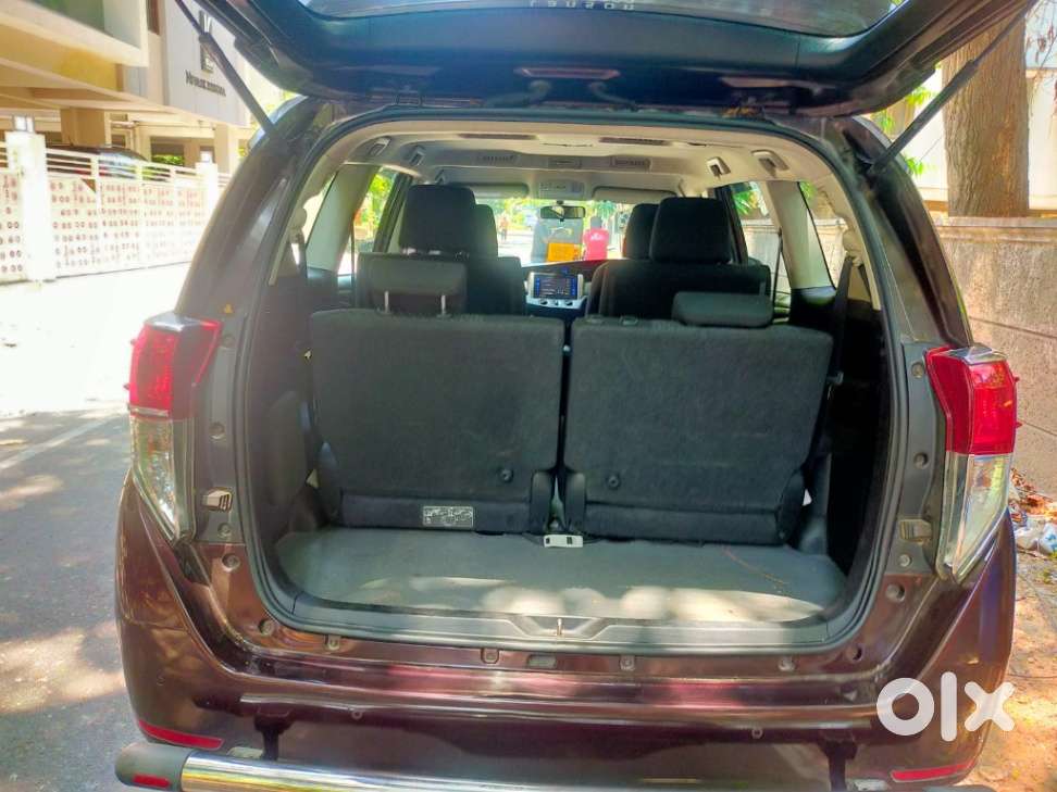 Toyota Innova Crysta 2.4 G Mt 7 Str, 2020, Diesel