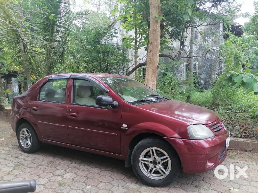 Accident: No
Condition: Good Condition 
Colour: Red
Bluetooth:yes