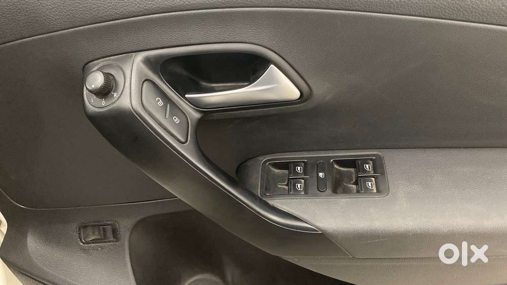 Volkswagen Vento 1.2 Tsi Comfortline At, 2016, Petrol