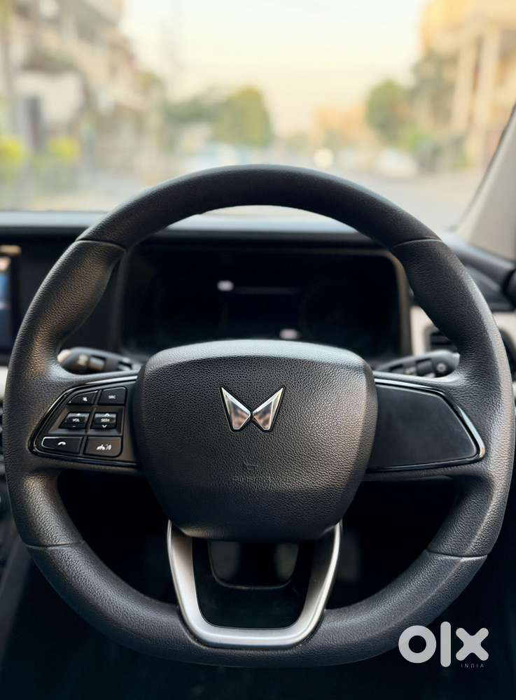 Mahindra Xuv700 2.2 Mx Diesel Mt 5 Str, 2024, Diesel