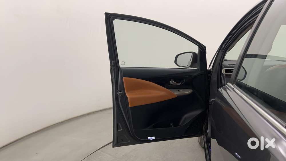 Toyota Innova Crysta 2.4 V 8 Str, 2018, Diesel