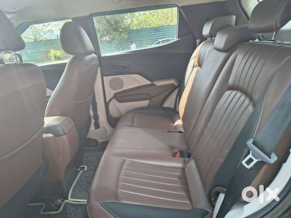 Mahindra Xuv300 W8, 2020, Petrol