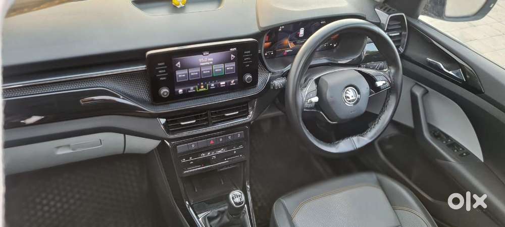 Skoda Kushaq 1.0 Tsi Style, 2023, Petrol
