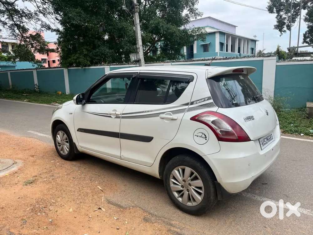 Maruti Suzuki Swift 2016 Petrol 64000 Km Driven