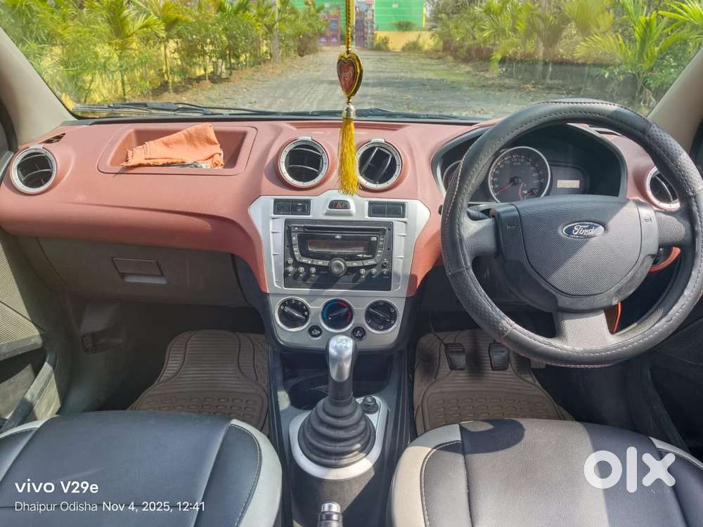 Ford Figo 1.5d Titanium Mt, 2011, Petrol