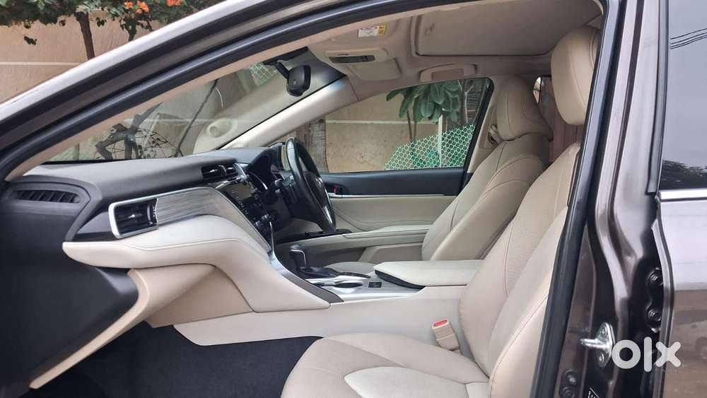 Toyota Camry Hybrid, 2020, Petrol