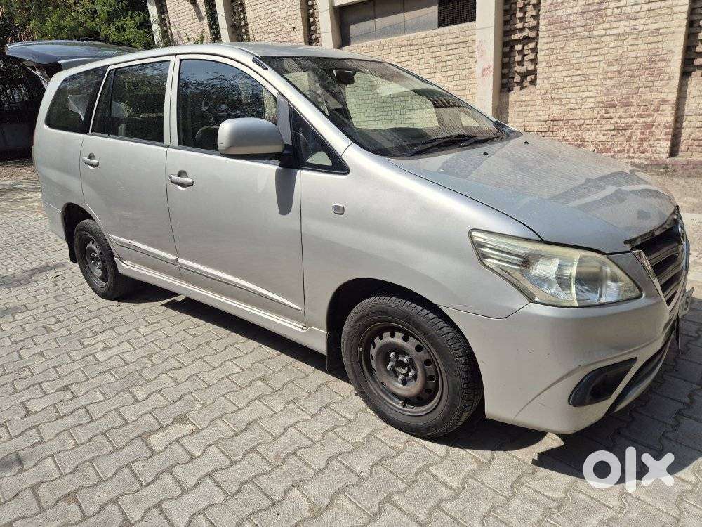 Toyota Innova 2.5 G (diesel) 8 Seater, 2015