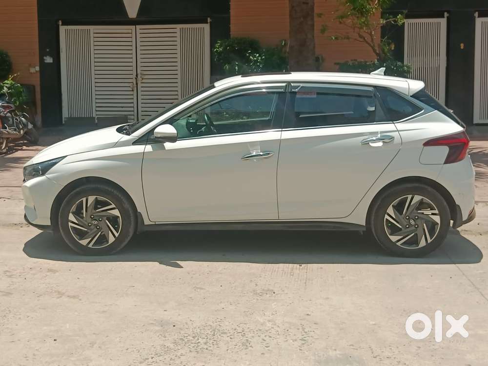 Hyundai I20 Asta (o) 1.2 Mt, 2023, Petrol