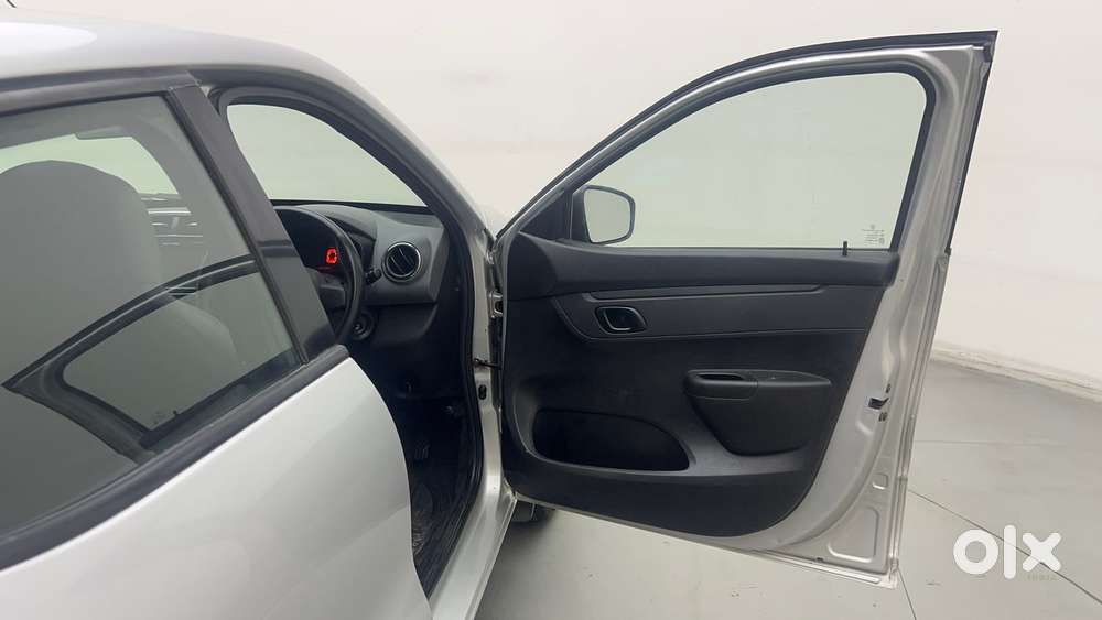 Renault Kwid 2019-ongoing 1.0 Rxt Amt (o), 2017, Petrol
