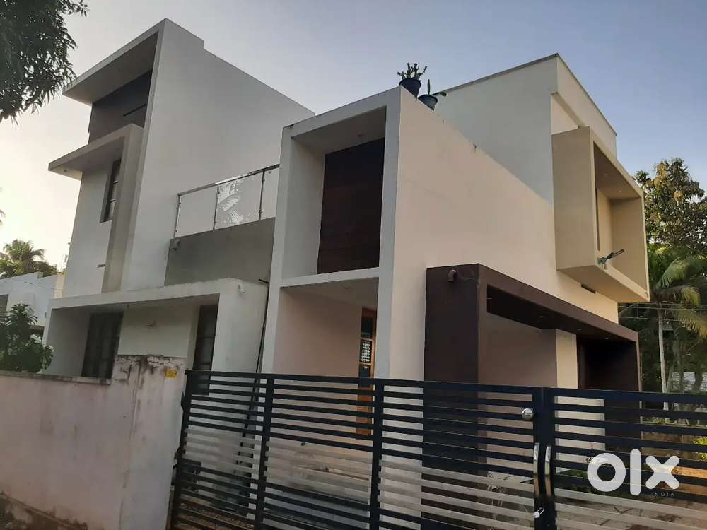 Kollam Ramankulanghara Near Shakthikulanghara 5cent 1400sqft 3bd House