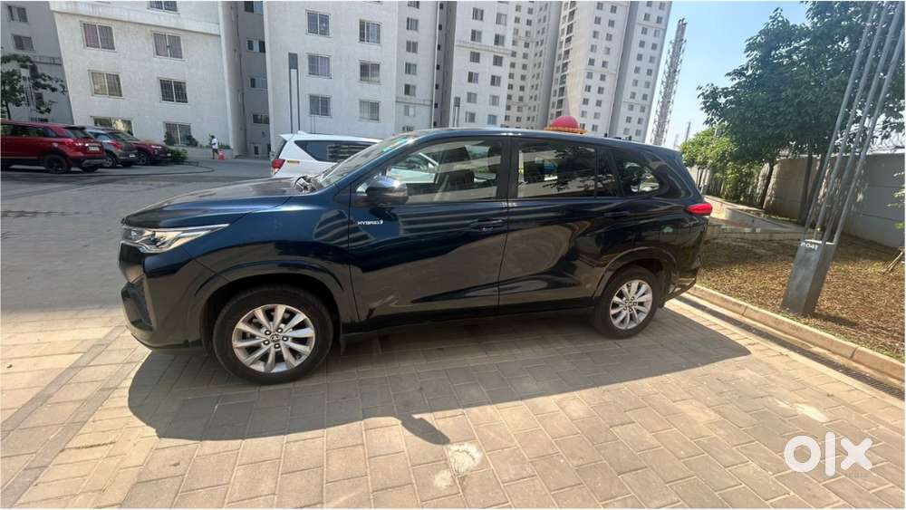 Toyota Innova Hycross Vx Hybrid 2023  1st Owner  22k Kms  Top Condi