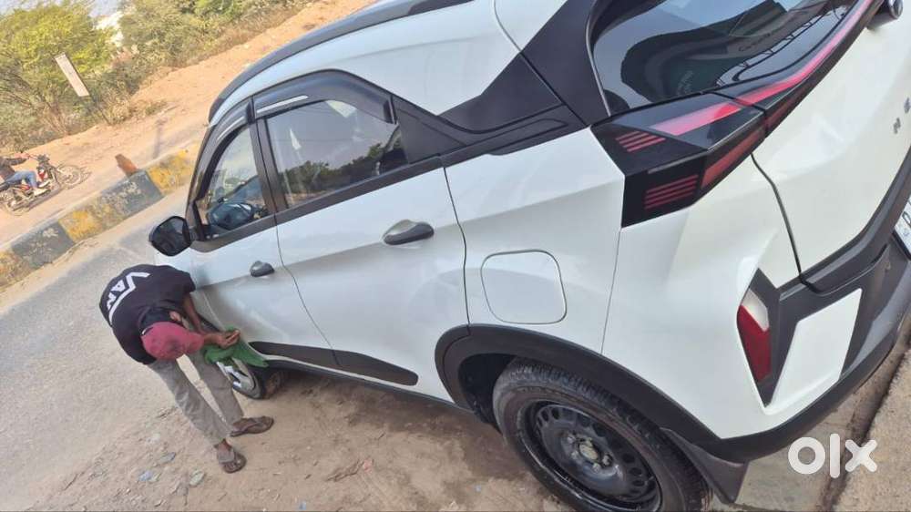 Tata Nexon Pure 2023