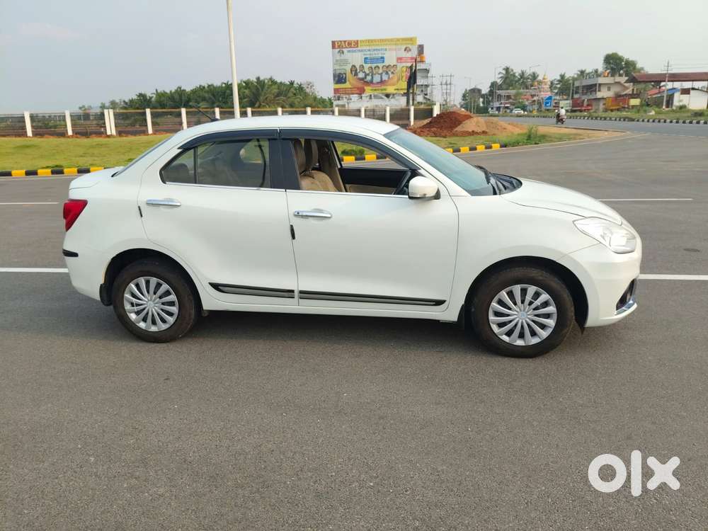 Maruti Suzuki Dzire 1.2 Vxi, 2022, Petrol