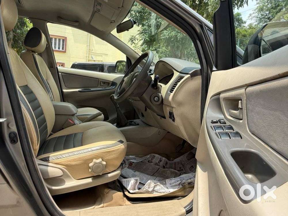 Toyota Innova 2.5 G (diesel) 8 Seater, 2013, Diesel