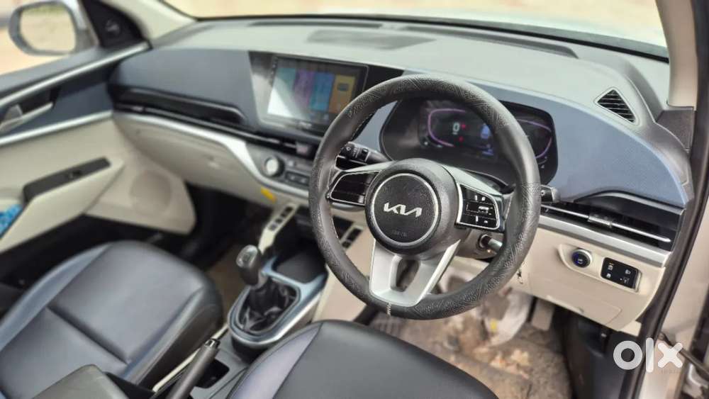 Kia Carens 1.5 Premium 7 Str, 2023, Petrol