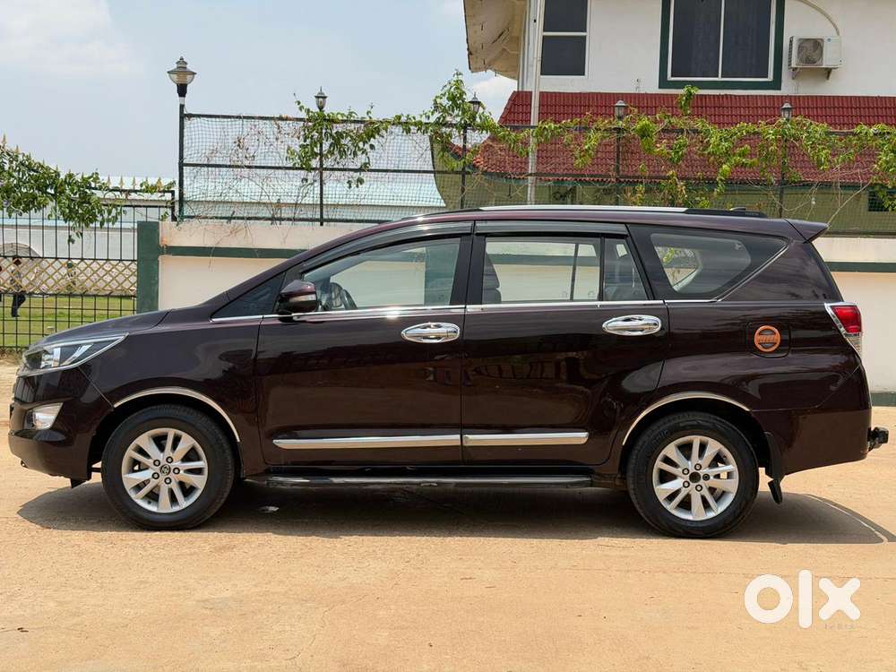 Toyota Innova Crysta 2.4 Gx Mt 8s, 2017, Diesel