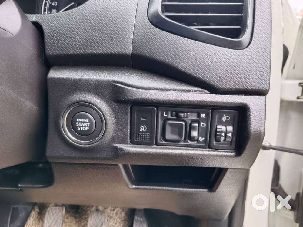 Maruti Suzuki Brezza 1.5 Vxi Smart Hybrid, 2021, Petrol