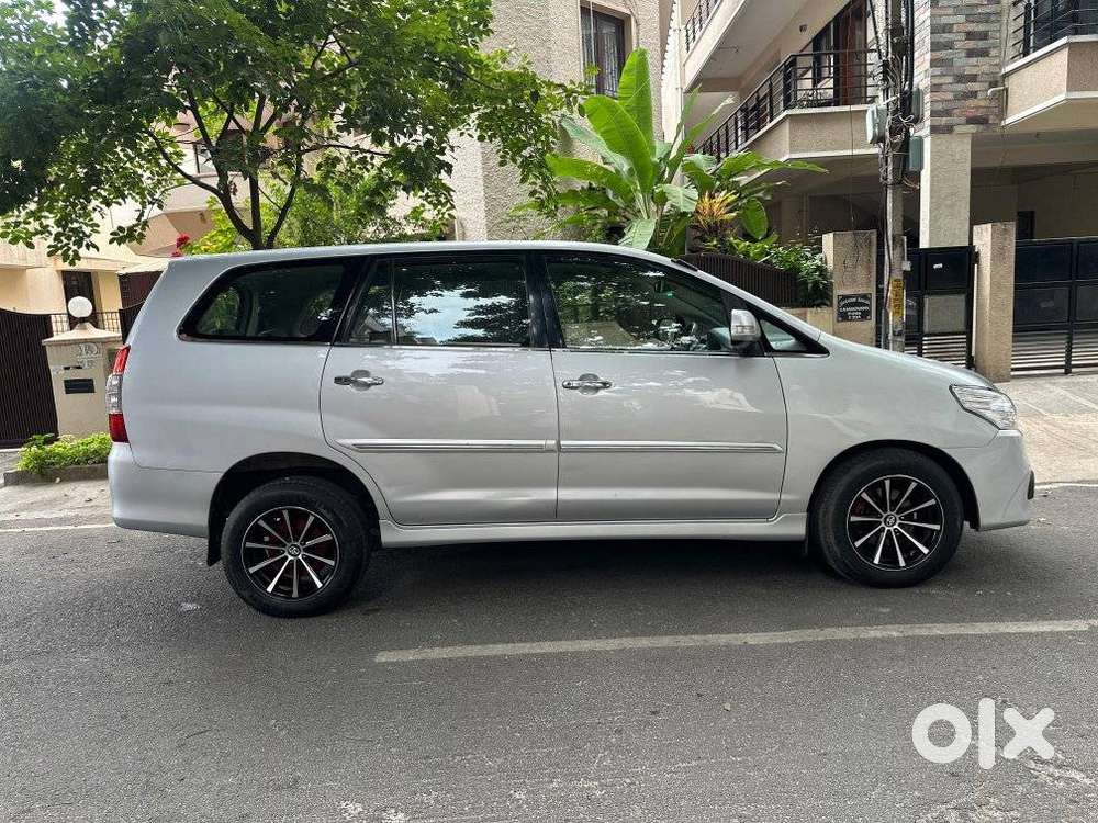 Toyota Innova 2.5 VX 8 Seater BS IV, 2013, Diesel